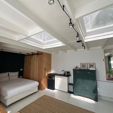 De Merel Vught Luaran gambar