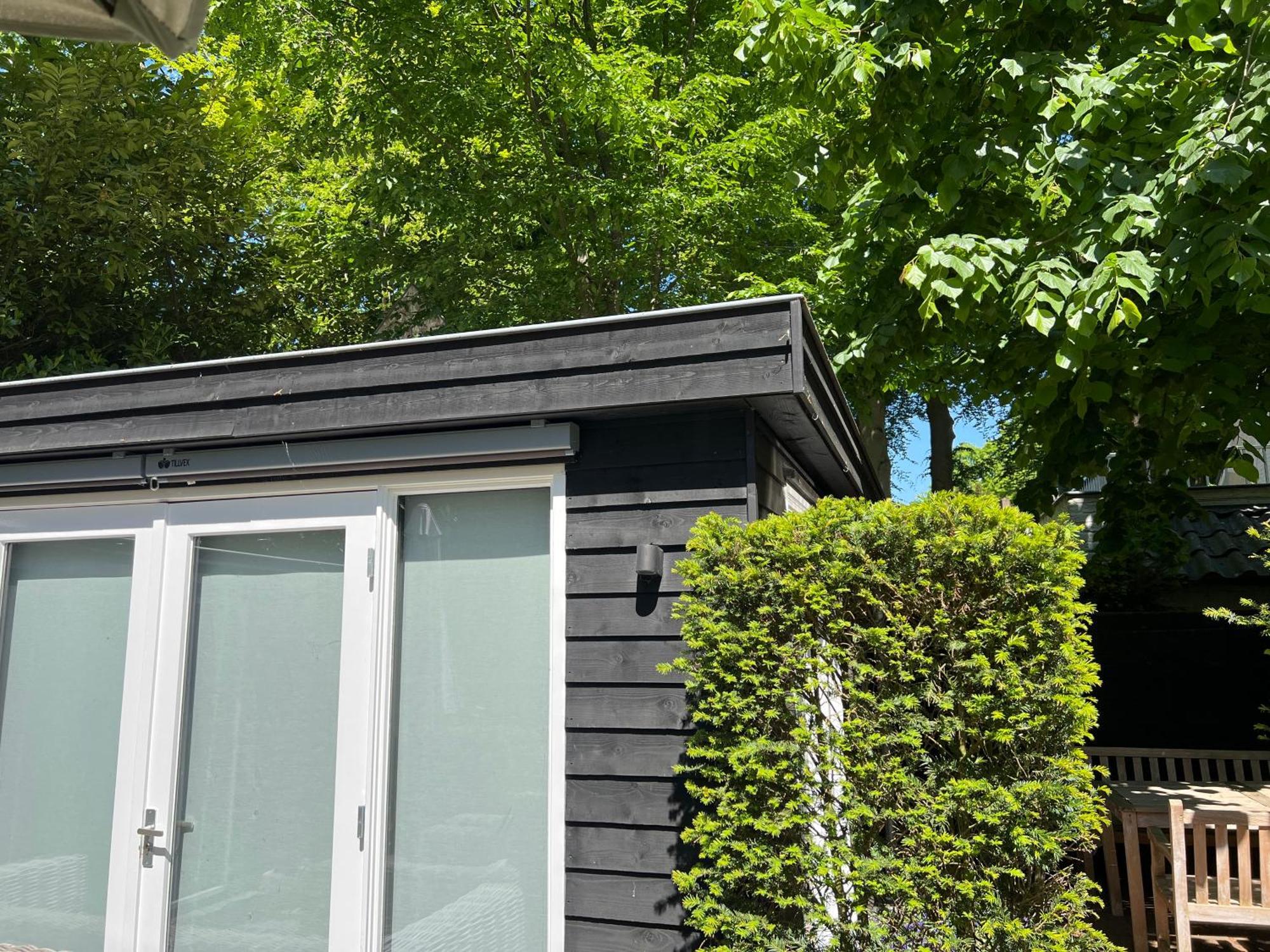 De Merel Vught Luaran gambar