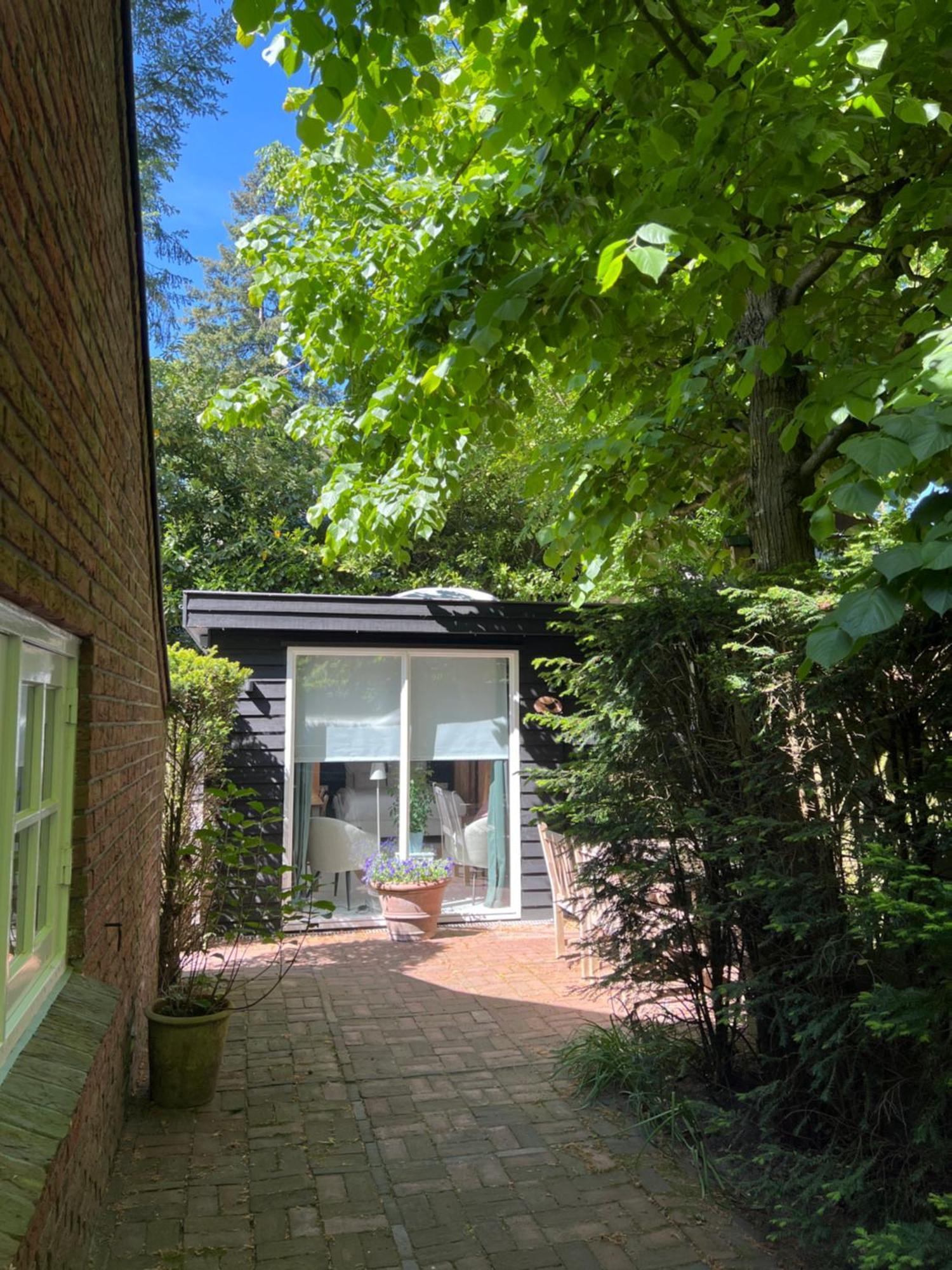 De Merel Vught Luaran gambar